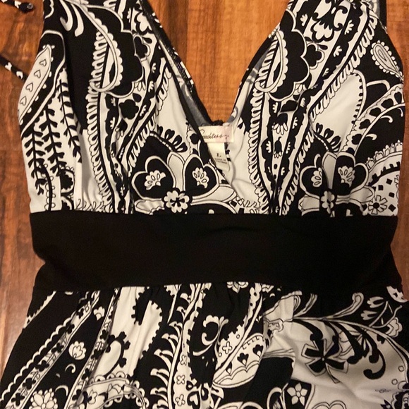 Black and white casual dress - Picture 2 of 6